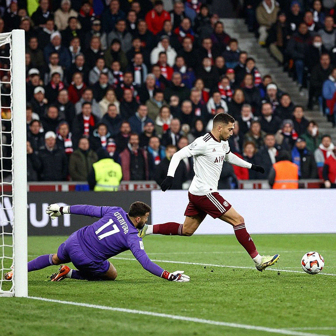 Vượt qua Mbappe, Lamine Yamal được bầu chọn hay nhất La Liga: Chiến thắng của sự sáng tạo hay cái bẫy truyền thông?