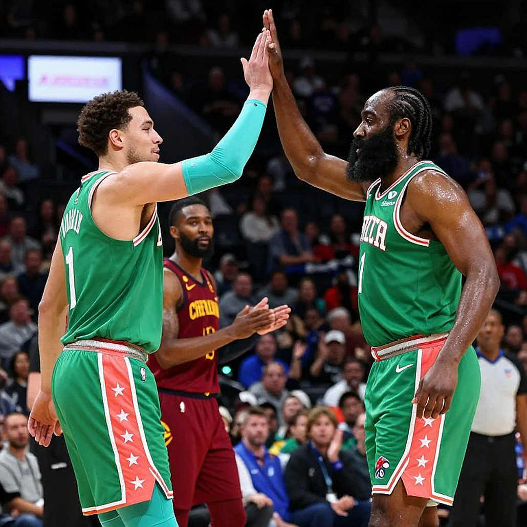 Tấm băng rôn sau 53 năm của Knicks và câu hỏi chưa ai trả lời về LeBron ở Philadelphia Tấm băng rôn sau 53 năm của Knicks và câu hỏi chưa ai trả lời về LeBron ở Philadelphia