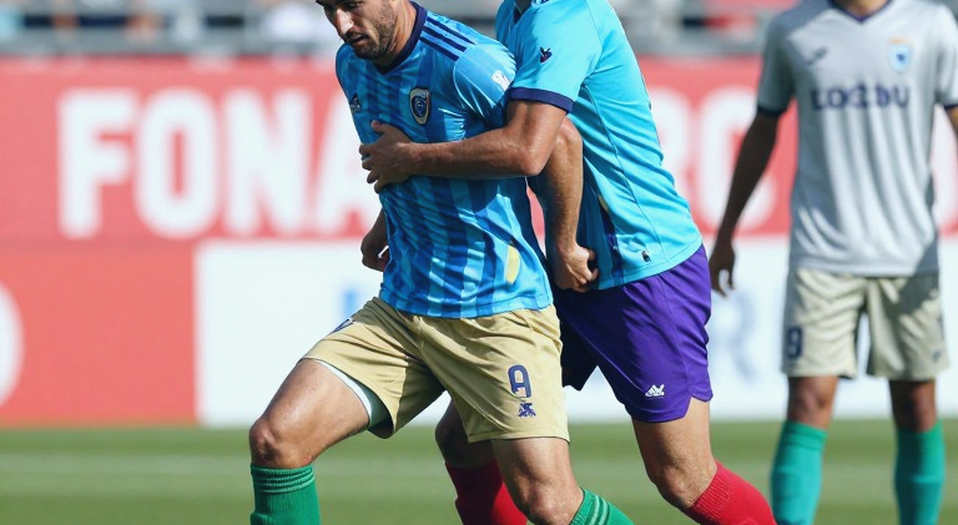 Cú hat-trick của Tagueu và lỗ hổng phòng ngự mà Đà Nẵng không thể che giấu
