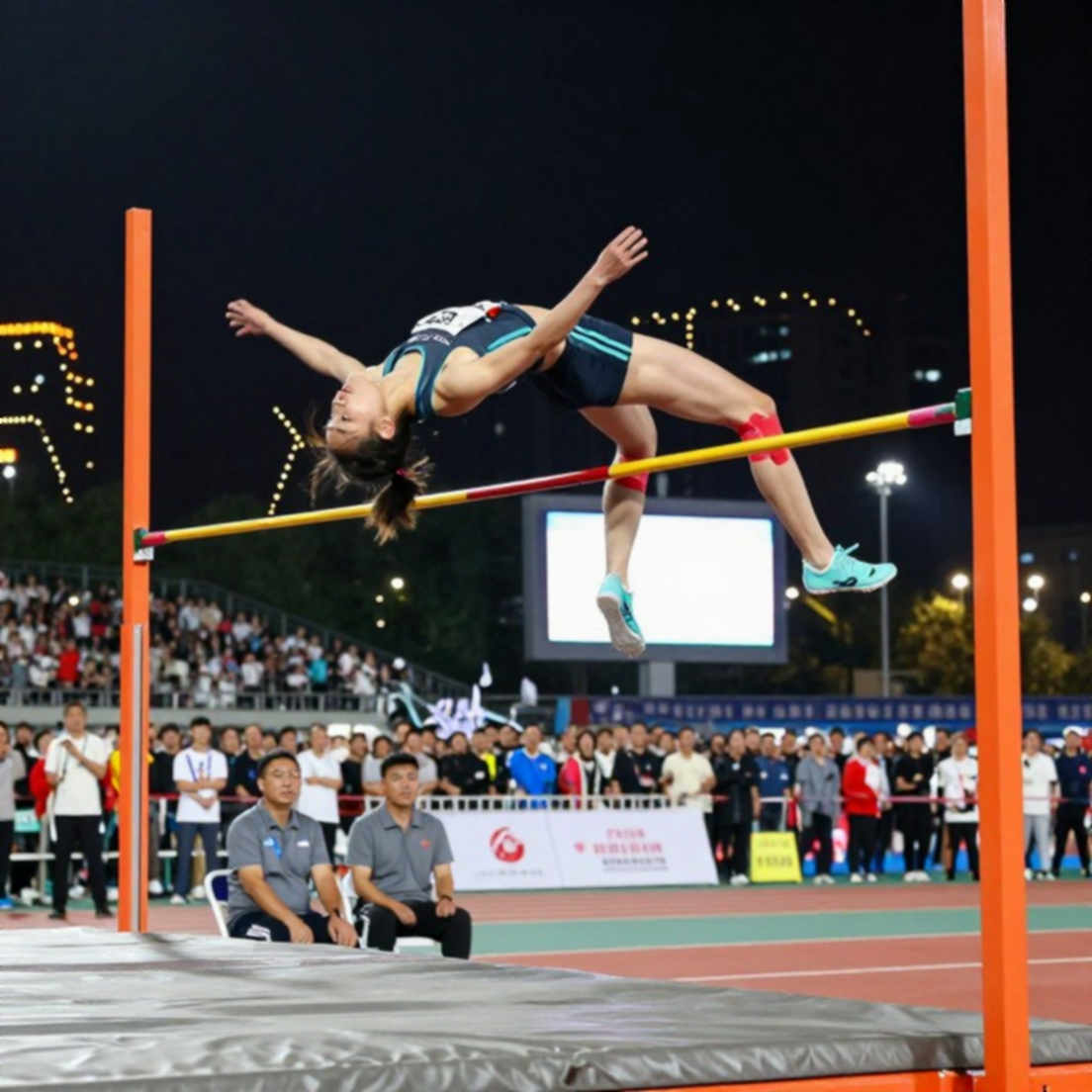 Amy Hunt giành hạng ba chung kết Diamond League 200m với thông số mùa giải 22.16 giây Amy Hunt giành hạng ba chung kết Diamond League 200m với thông số mùa giải 22.16 giây