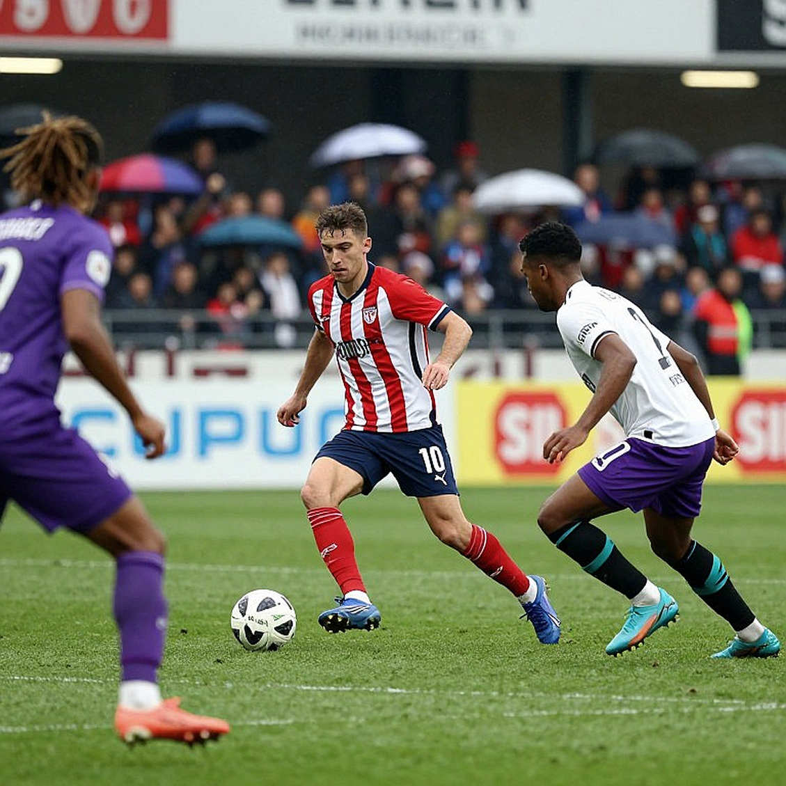 Elliot Anderson và cuộc thử thách trước nhà vô địch thế giới: Khi sân Wembley đầy ắp ký ức chờ ngày được viết