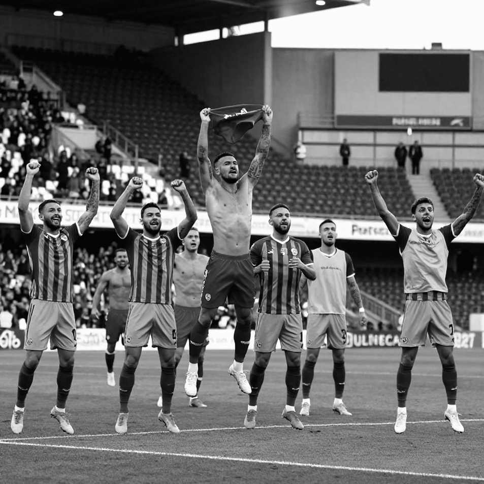 Vé 150.000 đồng và bốn trận bóng ở Bandung: điều FIFA không nói với người hâm mộ Việt Nam Vé 150.000 đồng và bốn trận bóng ở Bandung: điều FIFA không nói với người hâm mộ Việt Nam
