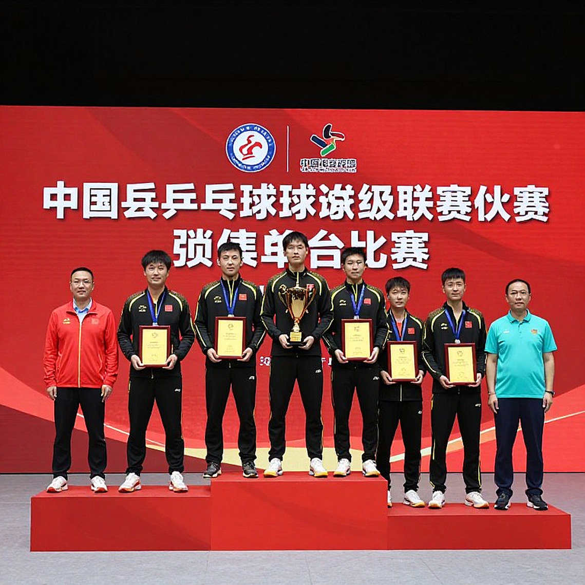 Vé 150.000 đồng và bốn trận bóng ở Bandung: điều FIFA không nói với người hâm mộ Việt Nam Vé 150.000 đồng và bốn trận bóng ở Bandung: điều FIFA không nói với người hâm mộ Việt Nam