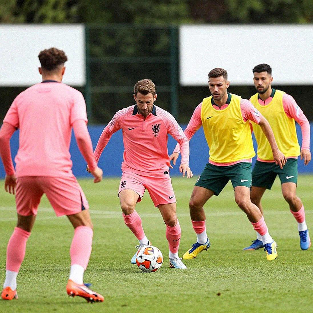 Manchester United saves nearly 10 million euros through compensation reduction clause in Ruben Amorim contract