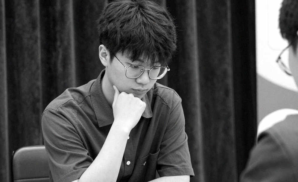 GCL 2026: Nepomniachtchi cho Carlsen một cơn khiếp sợ, rồi vượt qua Sindarov trên thời gian GCL 2026: Nepomniachtchi cho Carlsen một cơn khiếp sợ, rồi vượt qua Sindarov trên thời gian