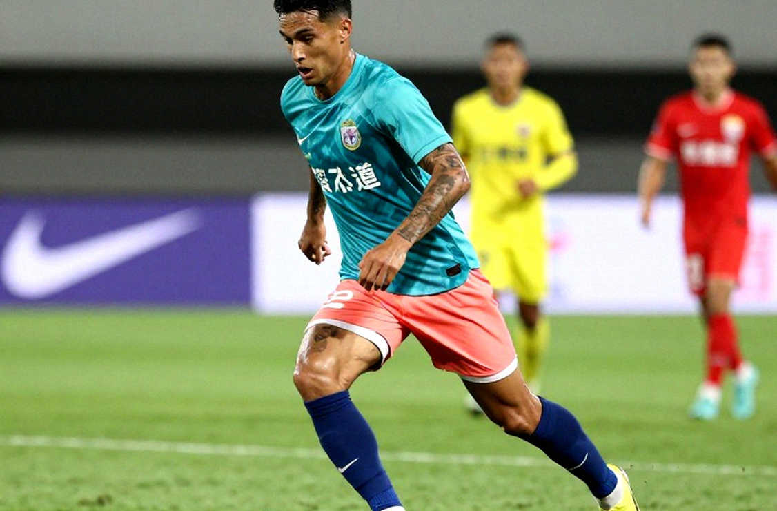 Marc Klok vạch trần nền móng của Super League: Chiến thắng 2-1 của Persib tại Jepara cất giấu thông điệp lớn hơn ba điểm Marc Klok vạch trần nền móng của Super League: Chiến thắng 2-1 của Persib tại Jepara cất giấu thông điệp lớn hơn ba điểm