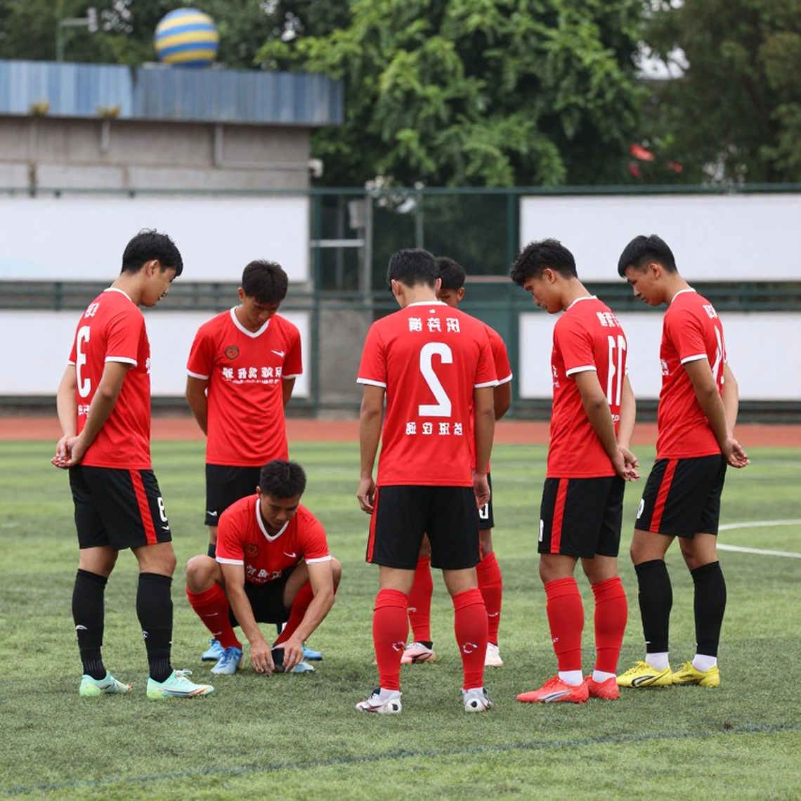 Đầu vào rỗng, kết luận hào nhoáng: lỗ hổng của phân tích bóng đá Việt Nam Đầu vào rỗng, kết luận hào nhoáng: lỗ hổng của phân tích bóng đá Việt Nam